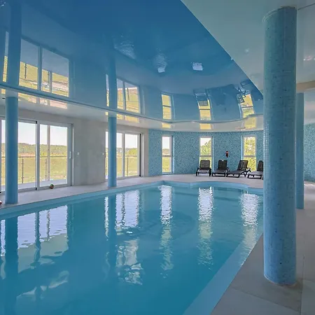 Modern With Terrace, Swimming Pool And Parking By Renters Zegrze Poludniowe