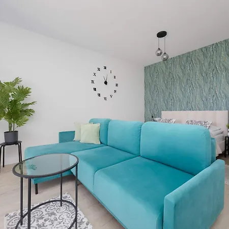 아파트 Modern With Terrace, Swimming Pool And Parking By Renters Zegrze Poludniowe
