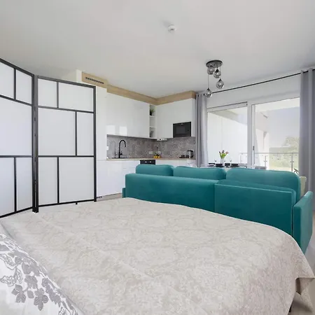 Modern With Terrace, Swimming Pool And Parking By Renters *