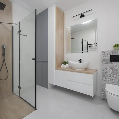 Modern With Terrace, Swimming Pool And Parking By Renters * Zegrze Poludniowe