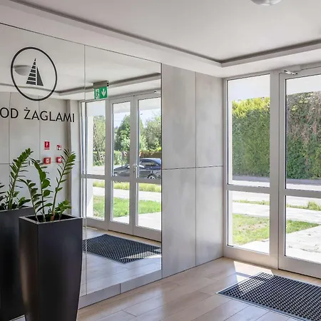 Modern With Terrace, Swimming Pool And Parking By Renters 아파트 *