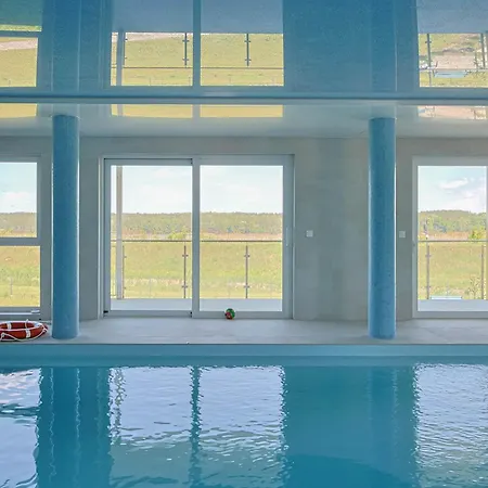 Modern With Terrace, Swimming Pool And Parking By Renters * Zegrze Poludniowe