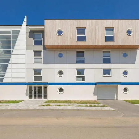 Modern With Terrace, Swimming Pool And Parking By Renters * Zegrze Poludniowe